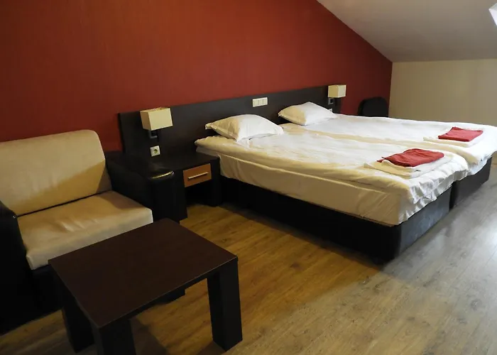 7 In Alexander Complex Apartman