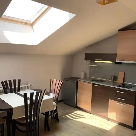 شقة 7 In Alexander Complex