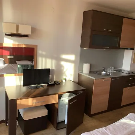 7 In Alexander Complex شقة