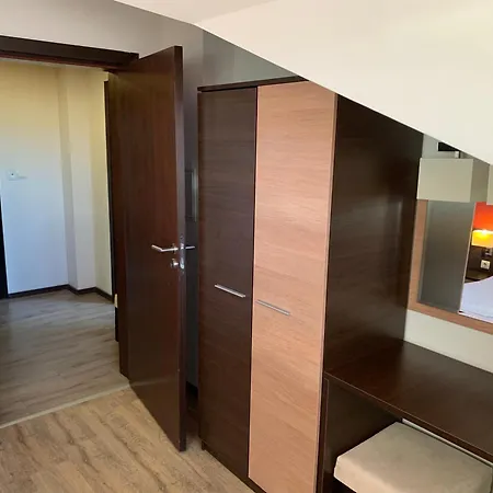 7 In Alexander Complex * بانسكو