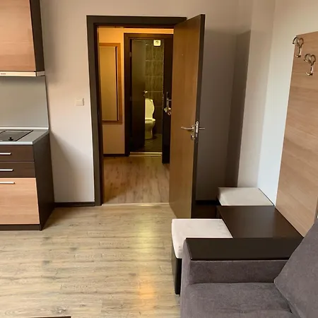 7 In Alexander Complex بانسكو