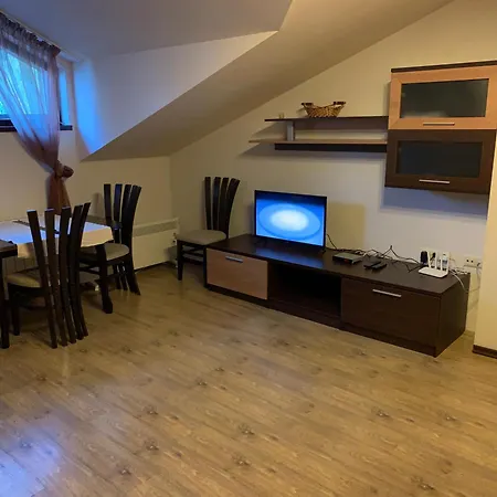 شقة 7 In Alexander Complex *