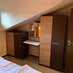 7 In Alexander Complex Apartment *