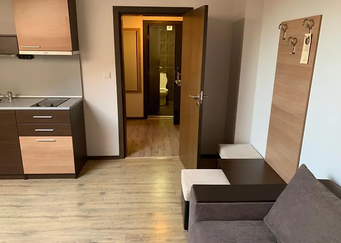 7 In Alexander Complex Банско