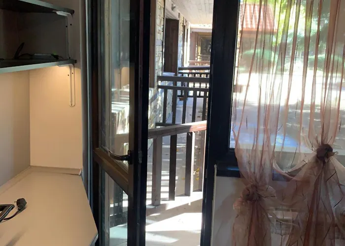 7 In Alexander Complex * Bansko