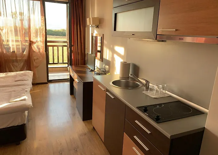 7 In Alexander Complex * Bansko