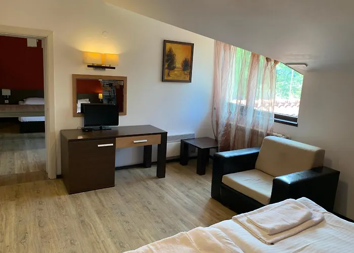 7 In Alexander Complex * Bansko